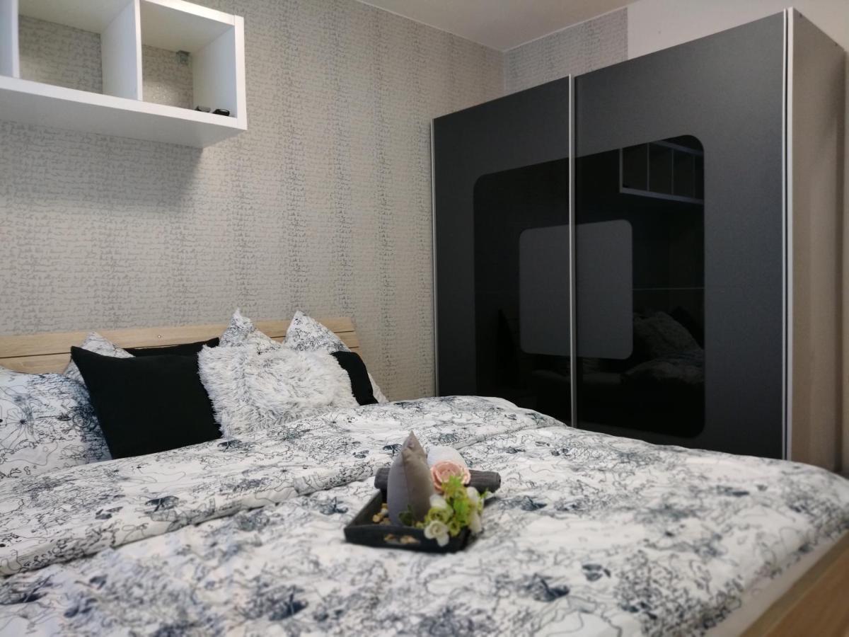 Apartman Barborka Lägenhet Znojmo Exteriör bild