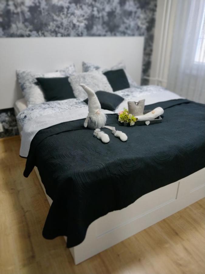 Apartman Barborka Lägenhet Znojmo Exteriör bild