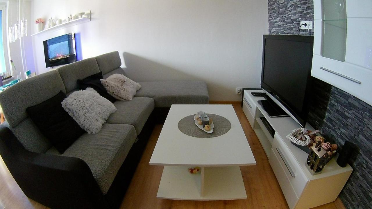Apartman Barborka Lägenhet Znojmo Exteriör bild