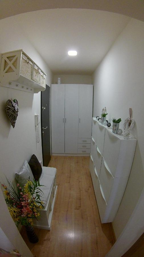 Apartman Barborka Lägenhet Znojmo Exteriör bild